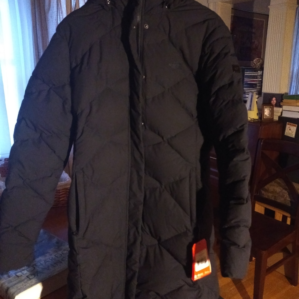 NWT long down-filled The North Face Miss Metro